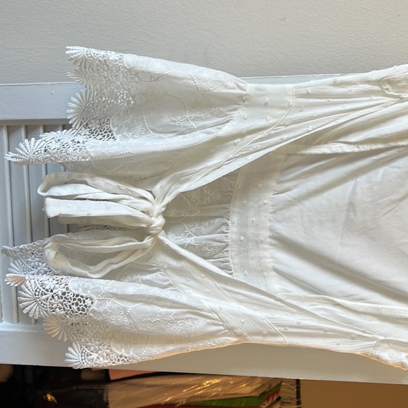 White open back lace top - Picture 5 of 6